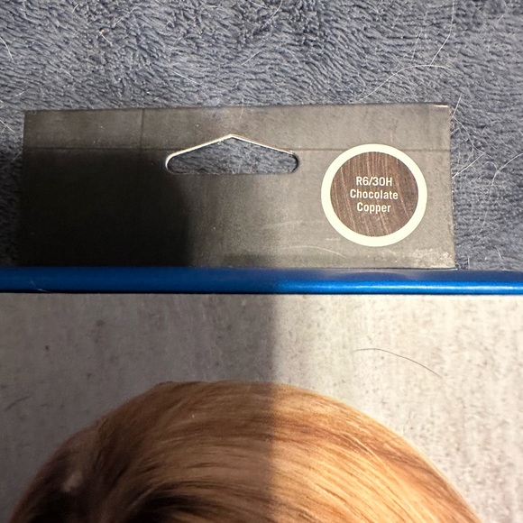 Clip in Hair extensions that add volume and length - Picture 3 of 5